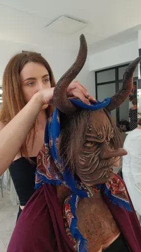 Praca charakteryzator